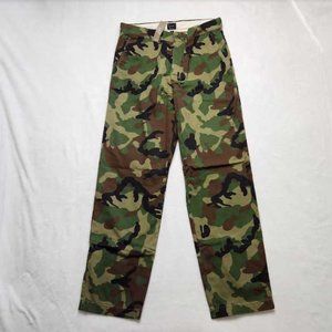 New men's J Crew camo classic relaxed fit chino pants in green brown camouflage
